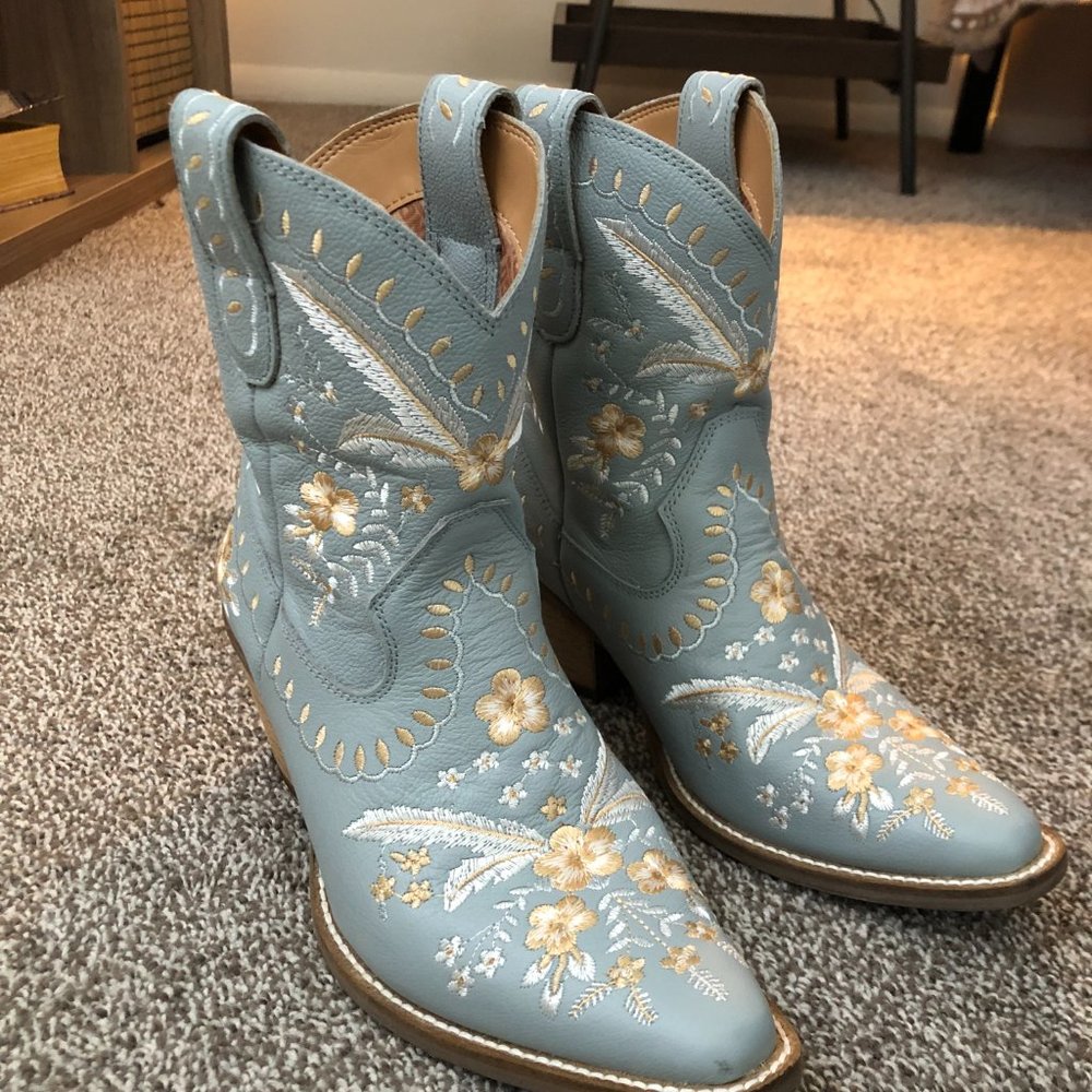 Worn Once Light Blue Dingo Booties Size 6.5